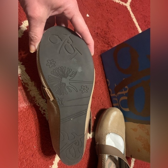 OTBT Salem size 5.5 GUC - Picture 7 of 14